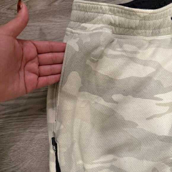 Abercrombie & Fitch Women’s Jogger Pants XS Beige Camo Print Pockets Lounge Chic - Picture 4 of 7